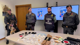 Rimini: spacciatore in fuga conduce le Fiamme Gialle dai complici