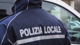 Modena: ubriaco al volante abbatte un semaforo 