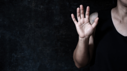 Reggio Emilia: 22enne arrestato per violenza e tentata rapina in un bar