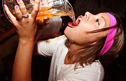 Sigilli a un bar di via Indipendenza: alcool anche ai minorenni