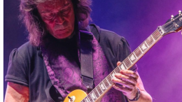 Steve Hackett torna a Bologna per celebrare i 50 anni di "The Lamb Lies Down on Broadway"