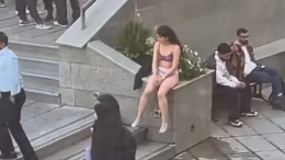 Che fine ha fatto Ahoo Daryaei? Mistero dopo il suo coraggioso gesto di protesta
