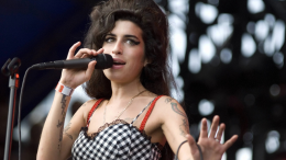  Amy Winehouse rivive sul palco del teatro Astoria