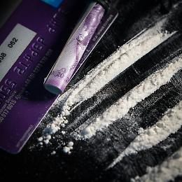 Blitz antidroga a Reggio Emilia: colto in flagrante e arrestato pusher 