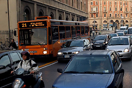 Traffico in tilt a Bologna: sciopero, Eima e cantieri bloccano la città