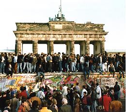La caduta del Muro di Berlino: la riconciliazione europea e l'allargamento dell'Unione