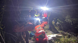 Va alla ricerca di tartufi, ma scivola e si frattura la gamba: salvato 43enne