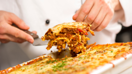 Dalla sagra della Lasagna 2mila euro per la comunità di Traversara