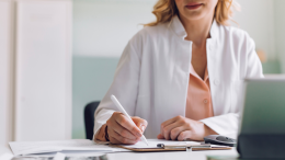 Dal 2025 solo ricette digitali: ecco come cambierà la sanità in Italia