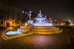 Modena: la Fontana dei Due Fiumi si tinge di blu in occasione della Giornata Mondiale del Diabete