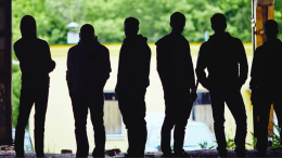  Modena: 16enne picchiato da baby gang 