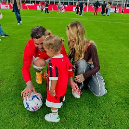 Theo Hernandez di nuovo papà: "Ti aspettiamo principessa"