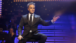 Il grido della popstar Robbie Williams: "Serve un’industria musicale più umana per le nuove generazioni”