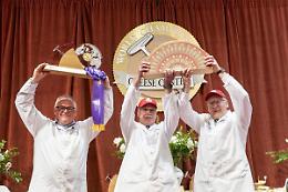 Il Parmigiano Reggiano di Montese vince l'oro ai World Cheese Awards 2024