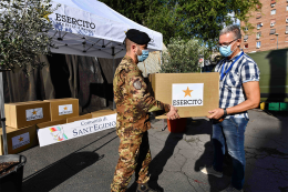 Bologna: solidarietà dall'esercito, 20 quintali di aiuti per i bisognosi