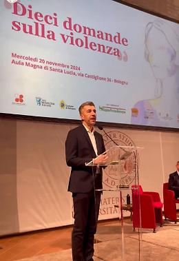 Gino Cecchettin all'Università di Bologna lancia un appello a Meloni e Valditara: "Confrontiamoci sulla violenza contro le donne"