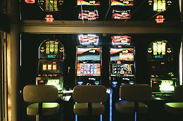 Rimini in prima linea contro il gioco d'azzardo: un piano innovativo fino al 2025