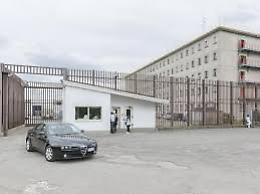 Feriti due agenti nel carcere della Dozza