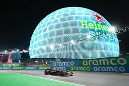 Las Vegas: Russell brilla, Verstappen è il re della stagione 2024