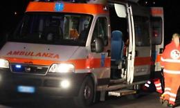 Tragedia sull'A14: tir si intraversa, auto in fiamme e tre feriti