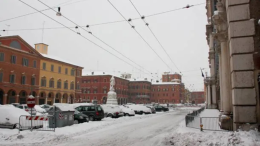 Allerta meteo in Emilia: neve in montagna e allagamenti in pianura