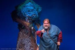 Al Teatro Celebrazioni va in scena 'Dioggene': Stefano Fresi incanta nel ruolo del filosofo ribelle