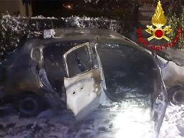 Gattatico, fiamme nella notte: auto ridotta in cenere