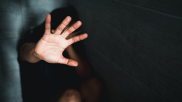Arrestato tunisino a Bologna per violenza domestica: la denuncia fatta dopo 20 anni di abusi