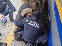 Bologna: malore sui binari, intervento provvidenziale della polizia ferroviaria