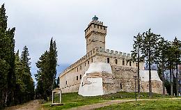 La Rocca delle Caminate: dalle origine alle vicende del Novecento