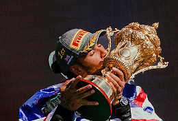 Lewis Hamilton e Ferrari: il nuovo post che accende i tifosi del Cavallino Rampante