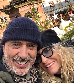 Antonella Clerici e l'amore per il suo Vittorio, ma per ora niente matrimonio: "Non mi porta bene"