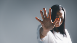 Violenza in un garage a Reggio Emilia: la polizia avvia le Indagini