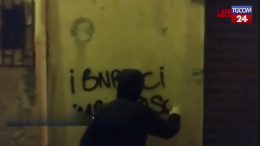 Gli attivisti di Robin Hood attaccano i B&B in tutta Italia: anche Bologna nel mirino