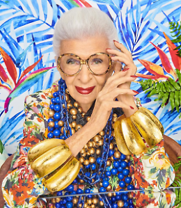 Iris Apfel: un’asta esclusiva svela oltre 200 capolavori della regina dello stile
