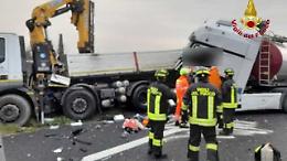 Tragedia sull'A14: operaio travolto e ucciso da un'autocisterna