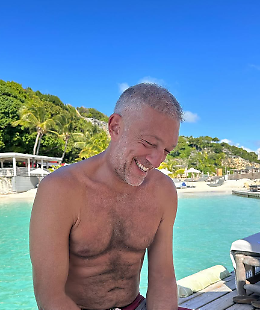 Vincent Cassel di nuovo papà a 58 anni: è nato Caetano