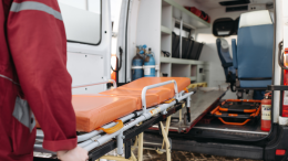 Grave incidente sulla Tosco-Romagnola: furgone si schianta contro un rimorchio
