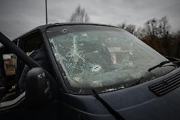 Auto danneggiate in via della Beverara a Bologna