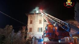 Incendio a Nirano: l'intervento tempestivo dei vigili del fuoco evita il peggio