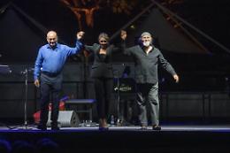 Aldo Cazzullo e Moni Ovadia portano in scena 'Il Romanzo della Bibbia' al Teatro Duse di Bologna