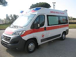 Scontro violento tra auto a Cesena, una persona in ospedale
