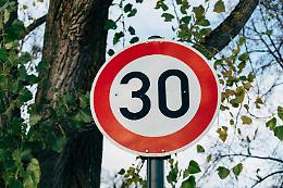 Ormai il limite di velocità ai 30km/h è un lontano ricordo: "Non controllano più nulla, tutti temono l'alcol test"
