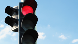 Semaforo rosso non rispettato: grave incidente a Castenaso