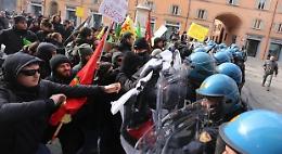 Estremisti in piazza, ma Lepore è ossessionato dai patrioti