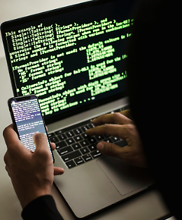  Hacker 15enne cambia voti scolastici online: denunciato
