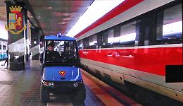 Arrestato con mezzo chilo di droga in stazione a Bologna e subito rilasciato con obbligo di firma