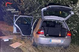 Inseguimento a Crevalcore: si schianta contro il  palo con l'auto rubata