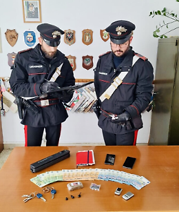 Casa occupata utilizzata per lo spaccio: coppia arrestata a Faenza