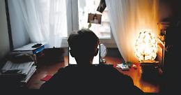 Cresce il fenomeno dell'isolamento sociale giovanile a causa dell'iperconnessione